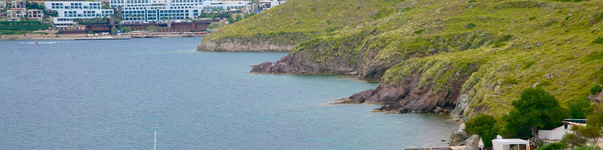 Yalikavak Beach showing general coastal views