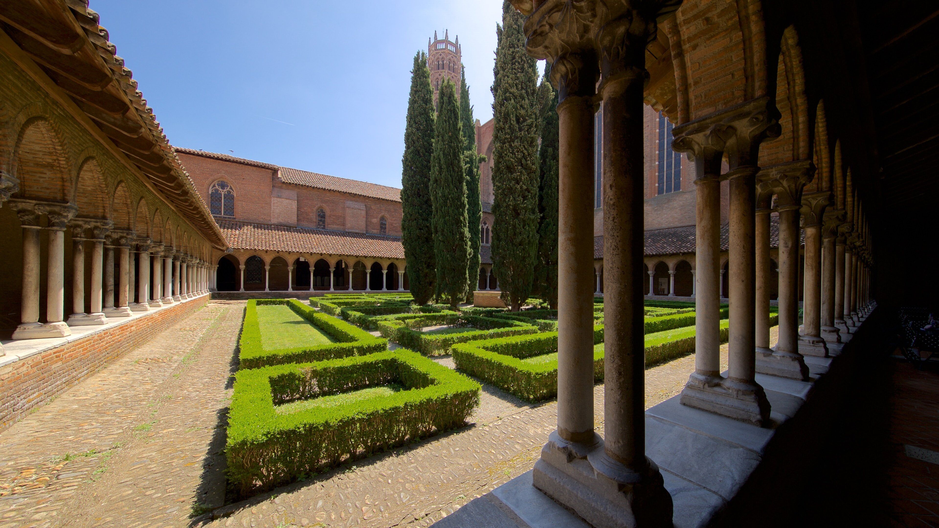 ジャコバン教会 表示 公園