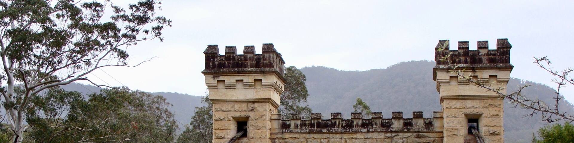 Hampden Bridge in Kangaroo Valley, New South Wales - built of local sandstone and opened in 1898.
#LikeALocal #OnTheRoad
