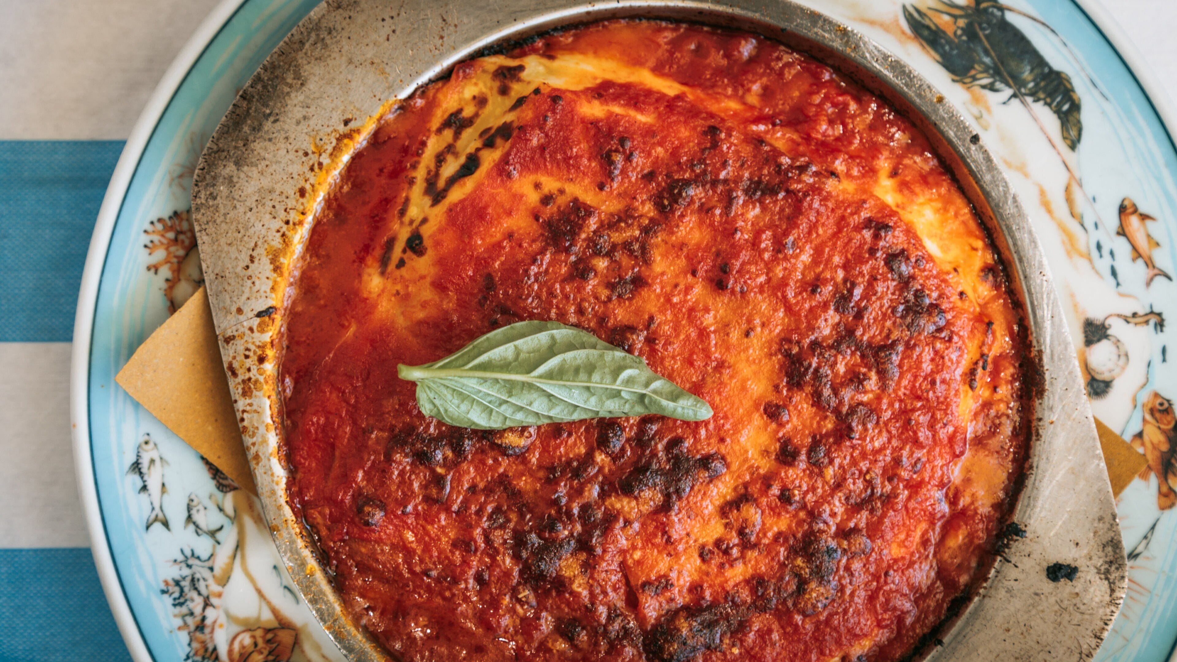 Sorrento Beach showing dining out and food