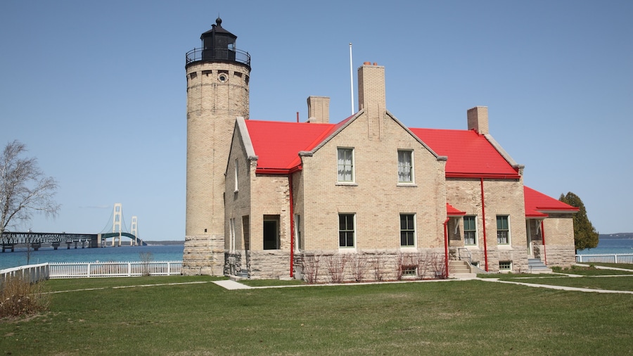 Mercusuar Old Mackinac Point