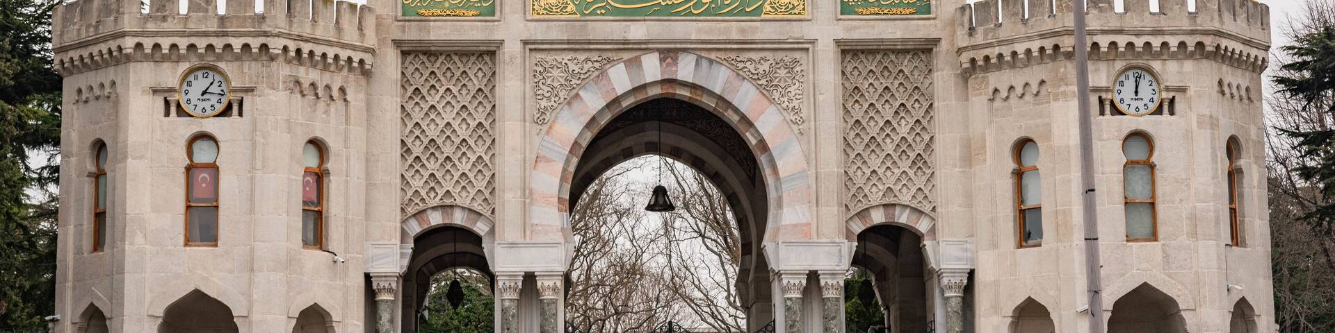 Beyazit Square showing heritage elements