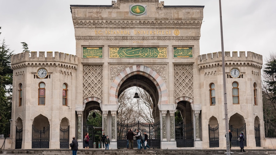 Beyazit Square showing heritage elements
