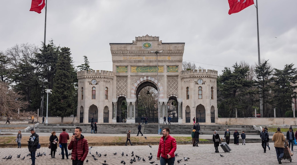 Beyazit Square which includes heritage elements, a square or plaza and street scenes