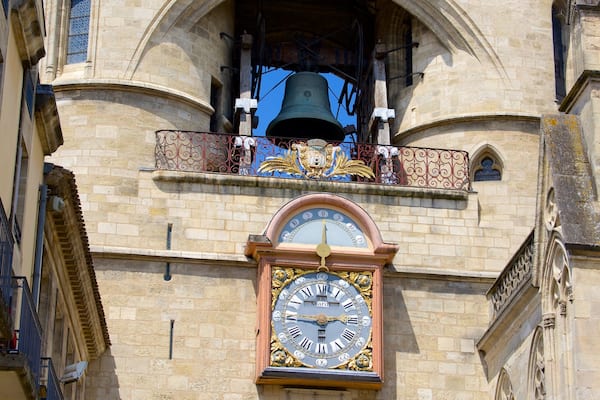 Grosse Cloche das einen Monument und Geschichtliches