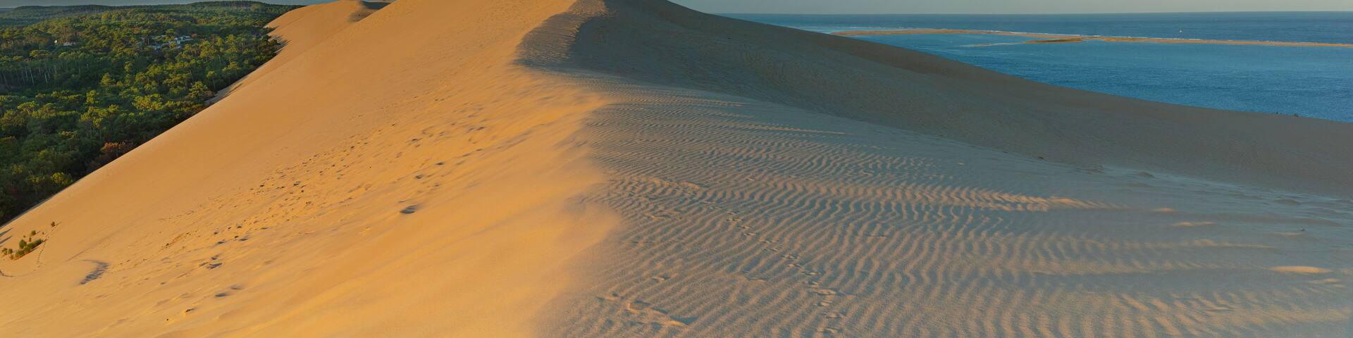 Le soleil se lève sur la Dune du Pilat, Nouvelle-Aquitaine , France.