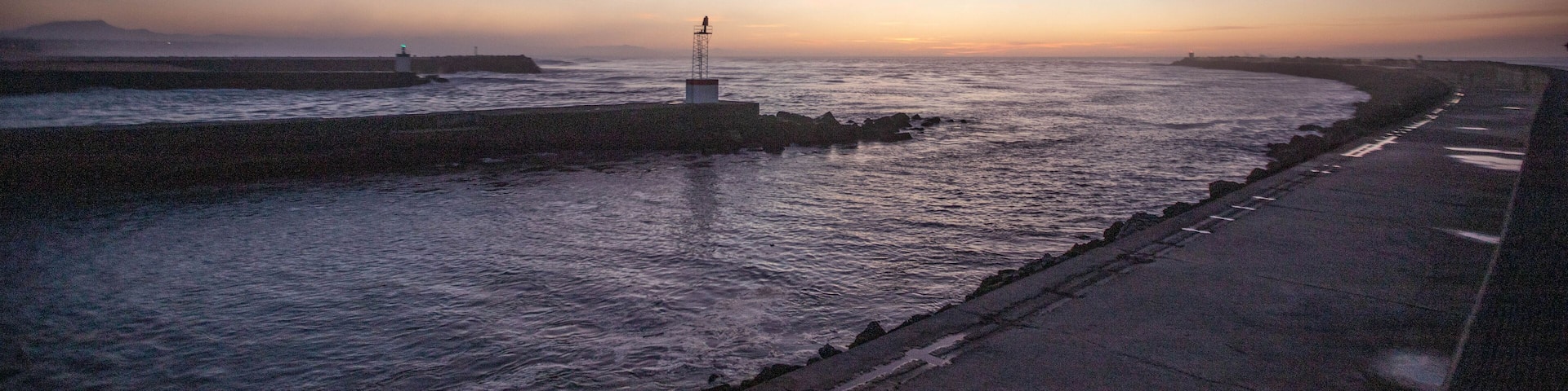 Sunset in digue on France Landes, ocean