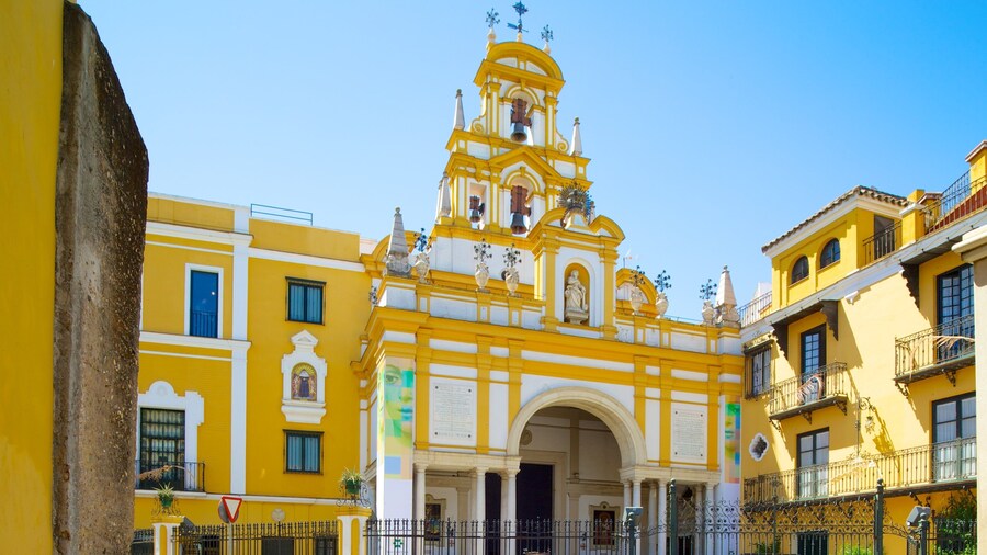 Basílica de la Macarena welches beinhaltet Kirche oder Kathedrale und historische Architektur
