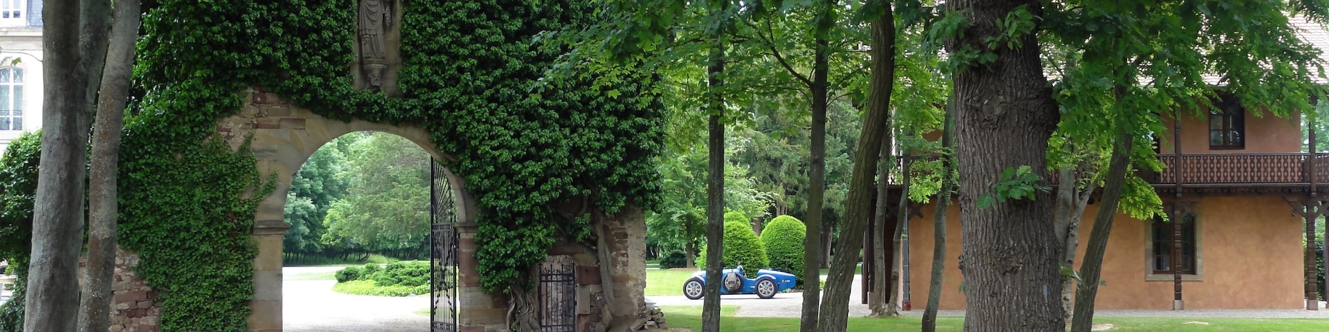 This object is indexed in the base Palissy, database of the French furniture patrimony of the French ministry of culture, under the reference IM67016523.