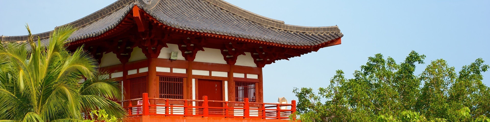Nanshan Temple which includes a temple or place of worship and religious aspects