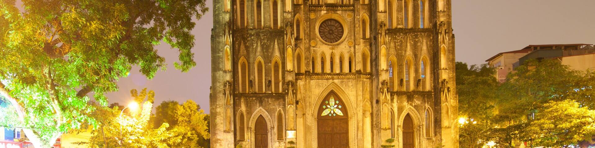 Catedral de San José mostrando elementos del patrimonio, mercados y una iglesia o catedral