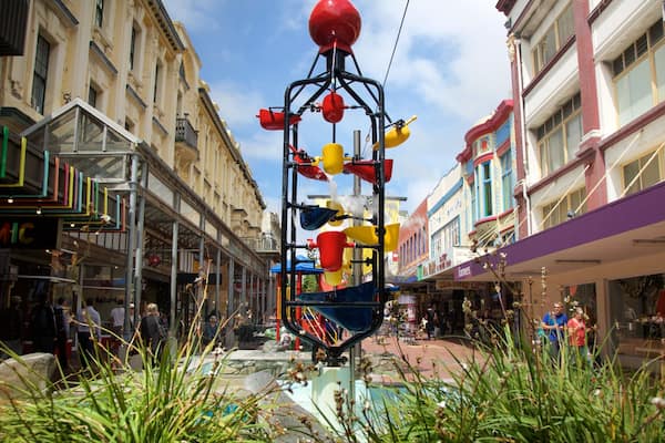 Bucket Fountain showing outdoor art and heritage architecture