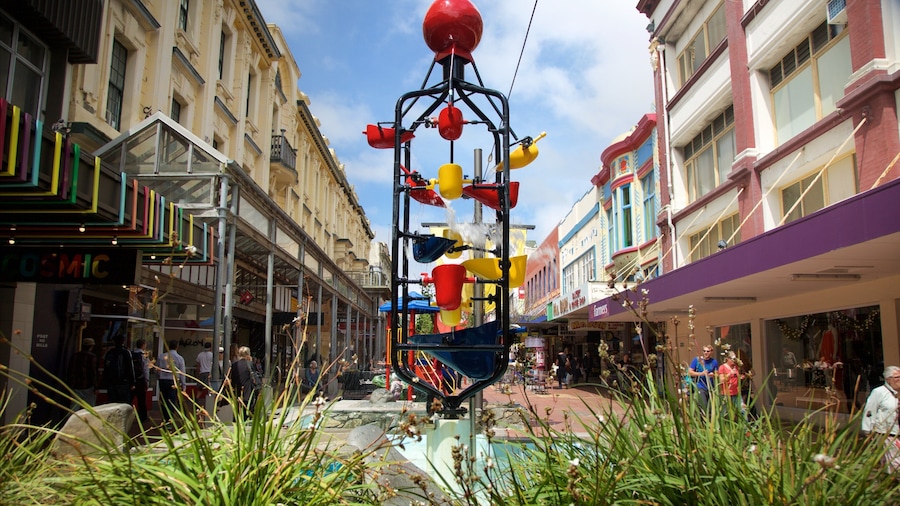 Bucket Fountain showing outdoor art and heritage architecture