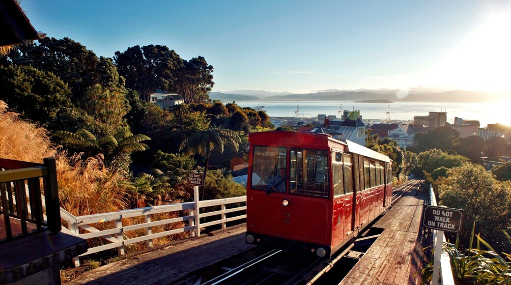Wellington Cable Car featuring railway items