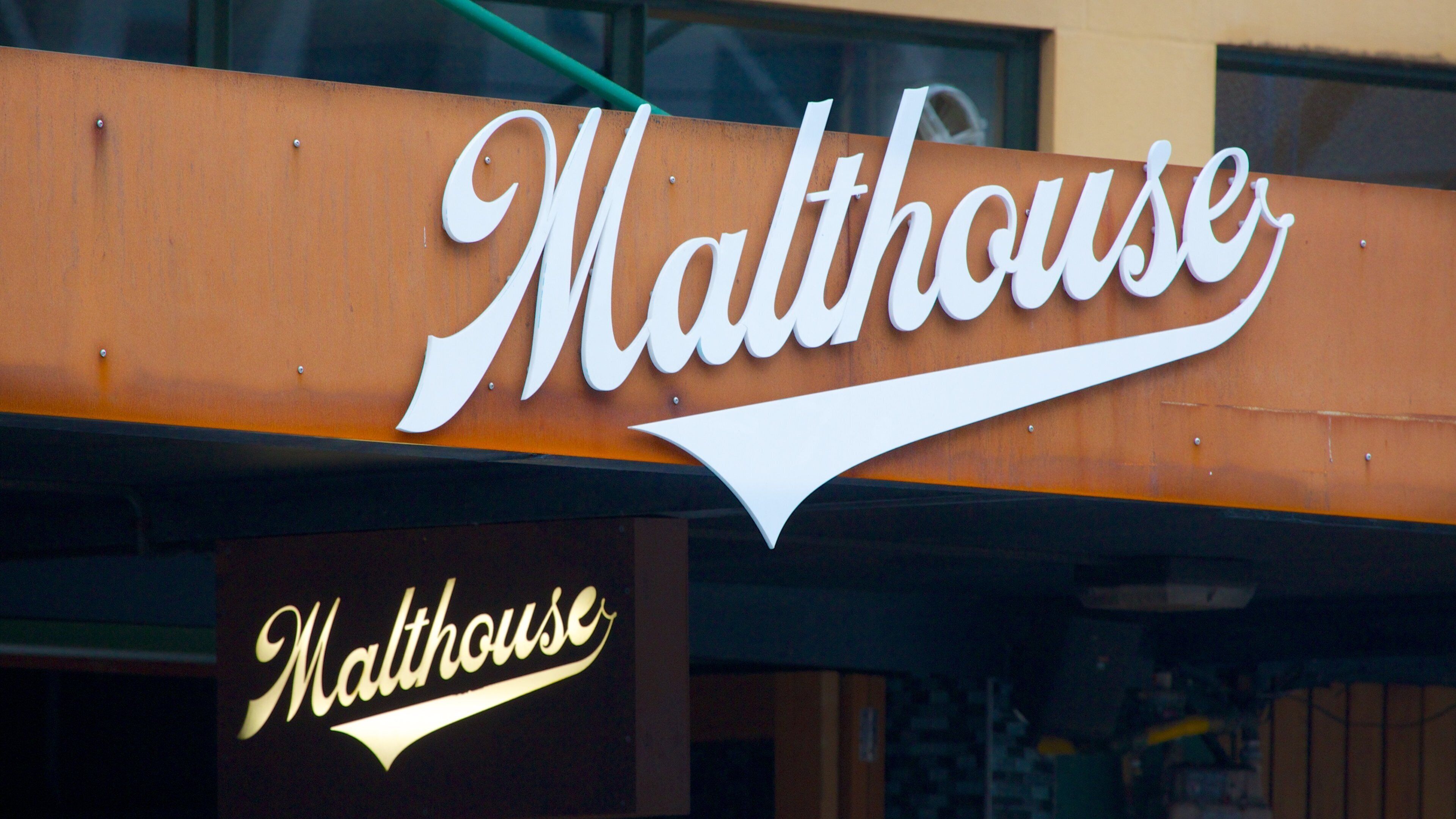 Courtenay Place bevat bewegwijzering