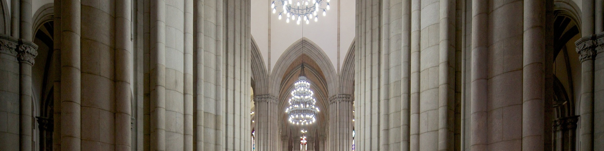 São Paulo Cathedral showing a church or cathedral, heritage architecture and religious elements