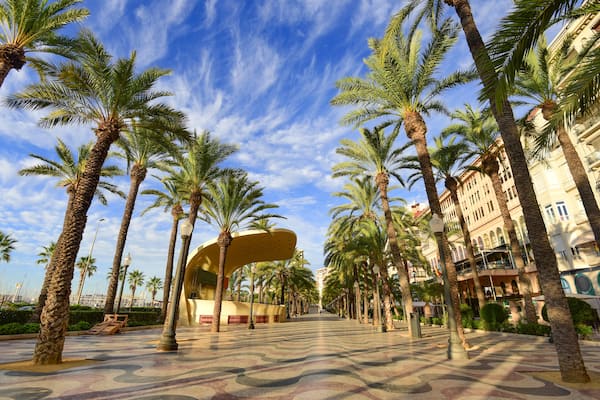Explanada de Espana, Alicante. Early morning. ; Shutterstock ID 1530418847; Purchase Order: SP-2390; Order Number: Content Innovations EOY spend - Lee Ban Twan; Client/Licensee: Hotels.com - Lee Ban