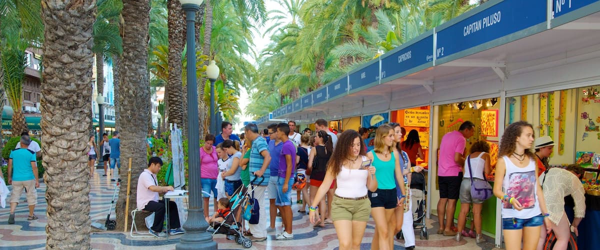 Explanada de España mettant en vedette scÚnes de rue et marchés aussi bien que important groupe de personnes
