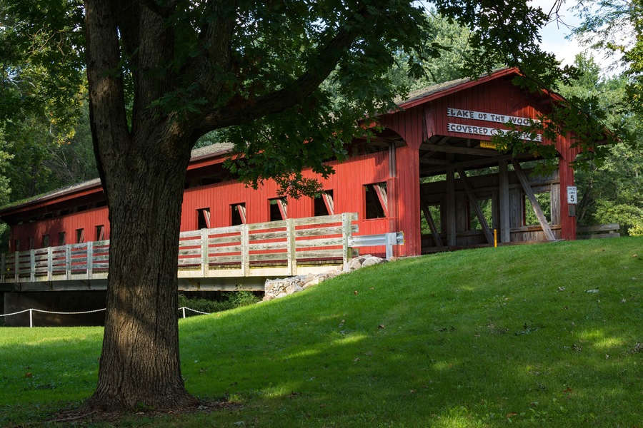 Lake of the Woods Covered Bridge on a Summer afternoon. Mahomet, Illinois, USA