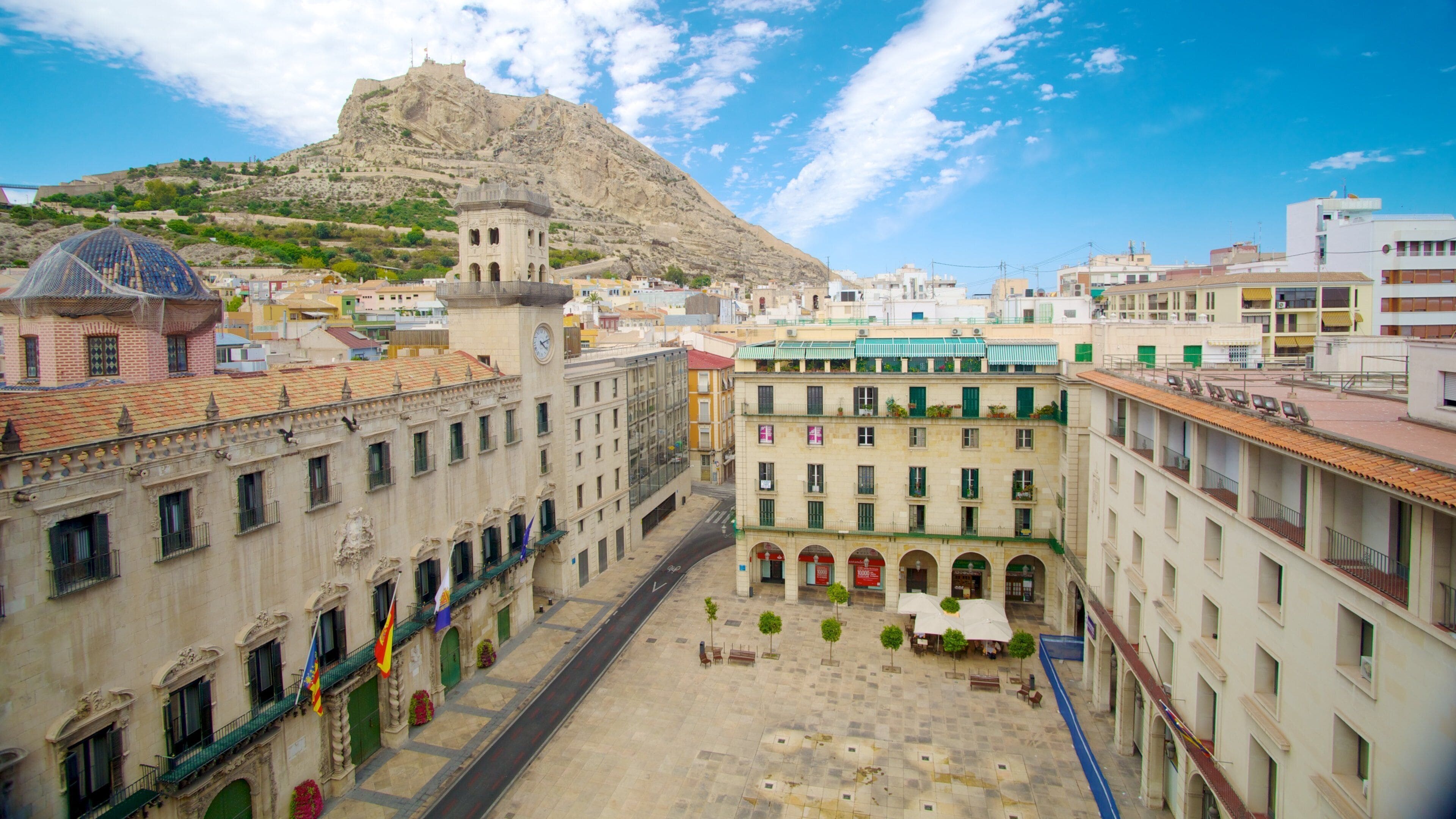 Alicante City Centre which includes heritage architecture and heritage elements