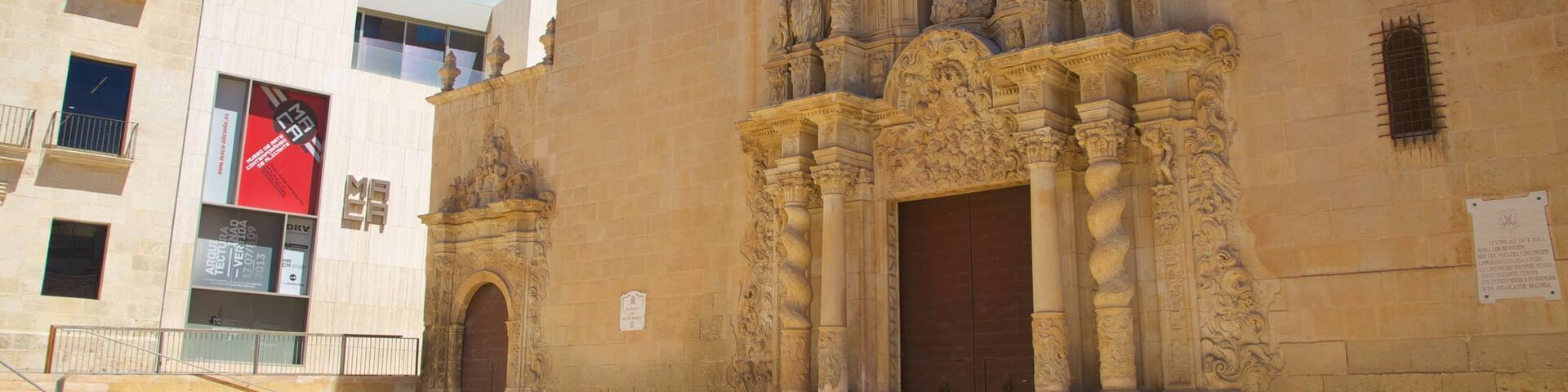 Basílica de Santa María mostrando una iglesia o catedral, patrimonio de arquitectura y aspectos religiosos