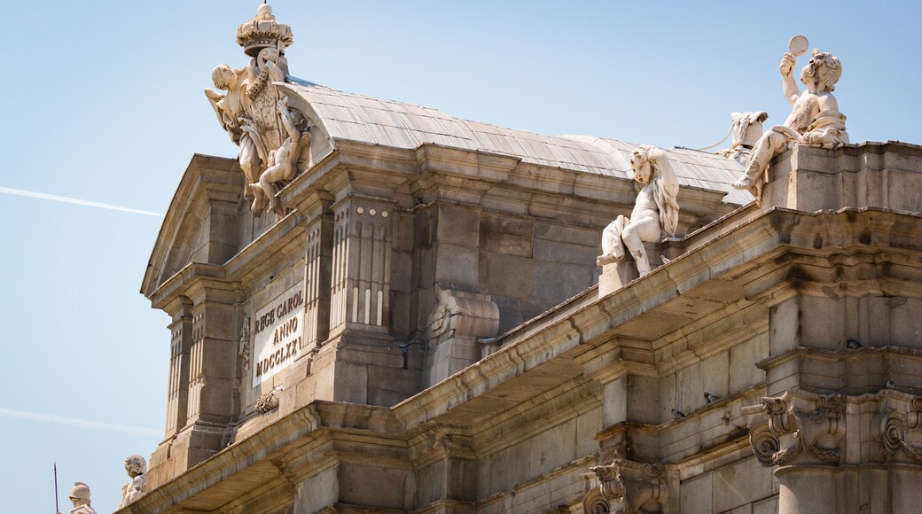 Puerta de Alcala featuring heritage elements