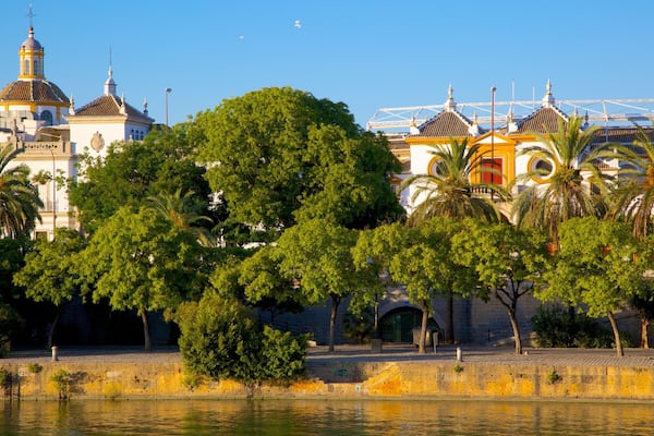 Historical Center which includes a river or creek