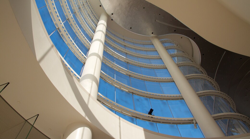 Segerstrom Center for the Arts showing art, modern architecture and interior views
