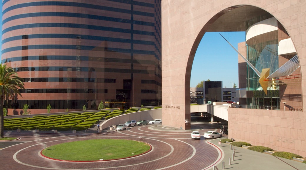 瑟格爾斯特羅姆藝術中心 设有 現代建築 和 城市