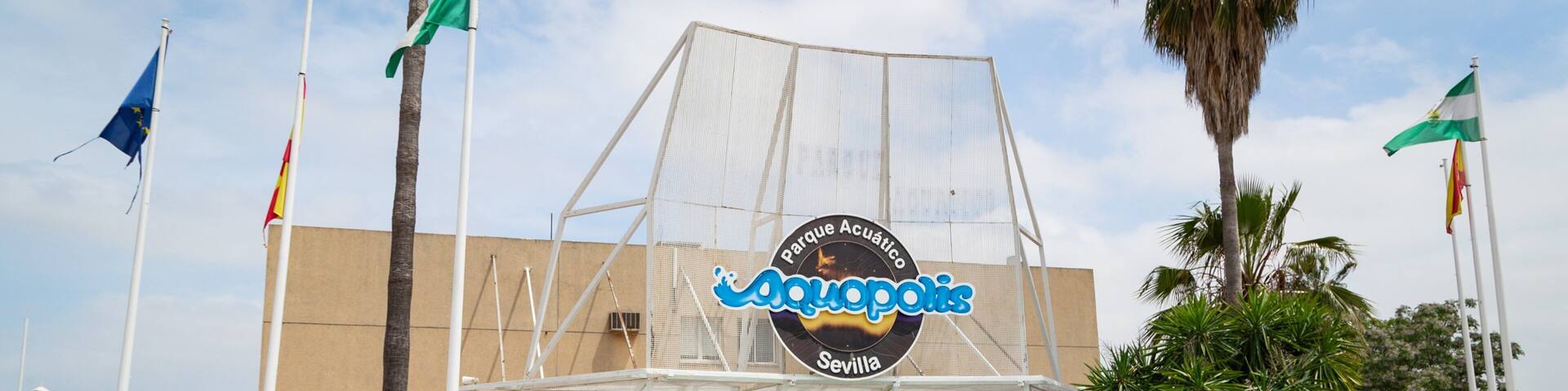 Aquopolis featuring signage