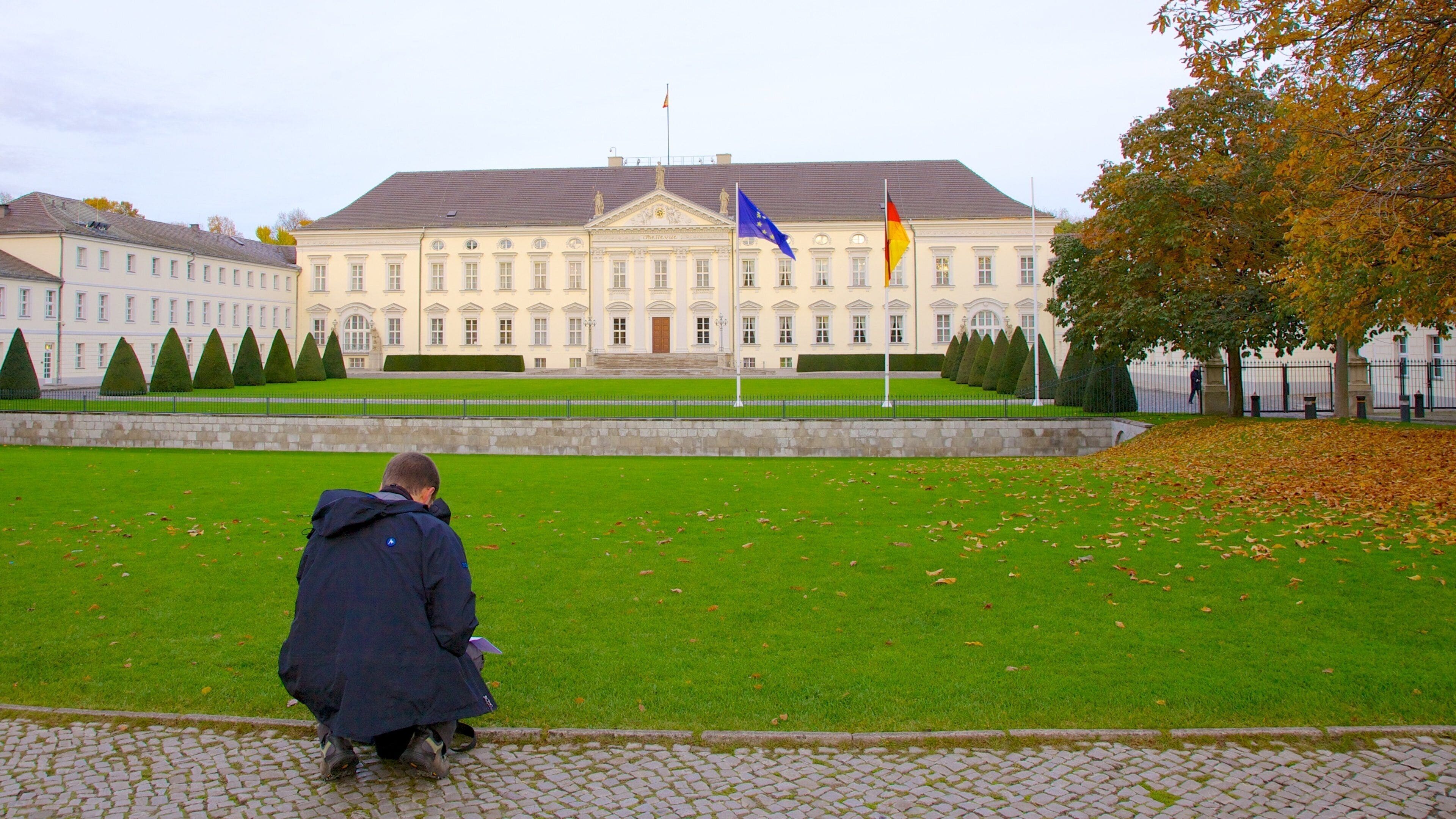 Bellevue Palace which includes chateau or palace, fall colors and heritage architecture
