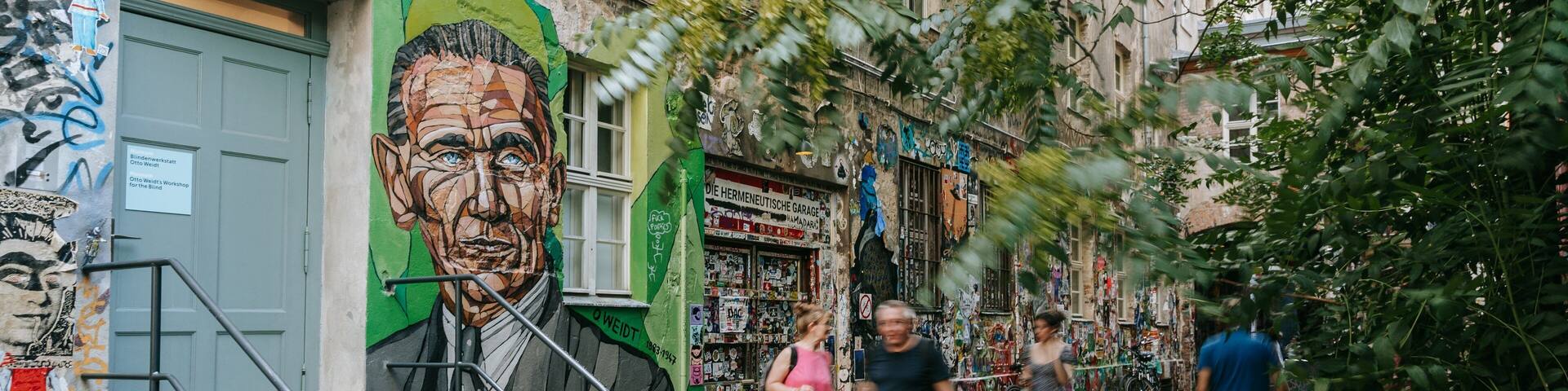 Hackescher Markt which includes street scenes and outdoor art