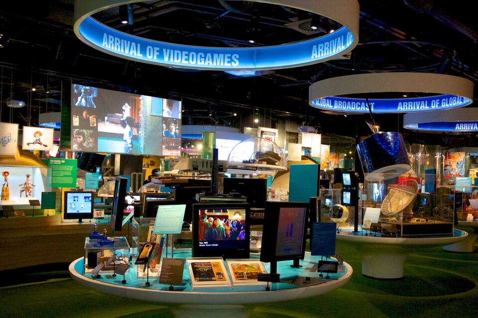 Een tentoonstelling met presentaties van videospelletjes, internationale uitzendingen en televisie.