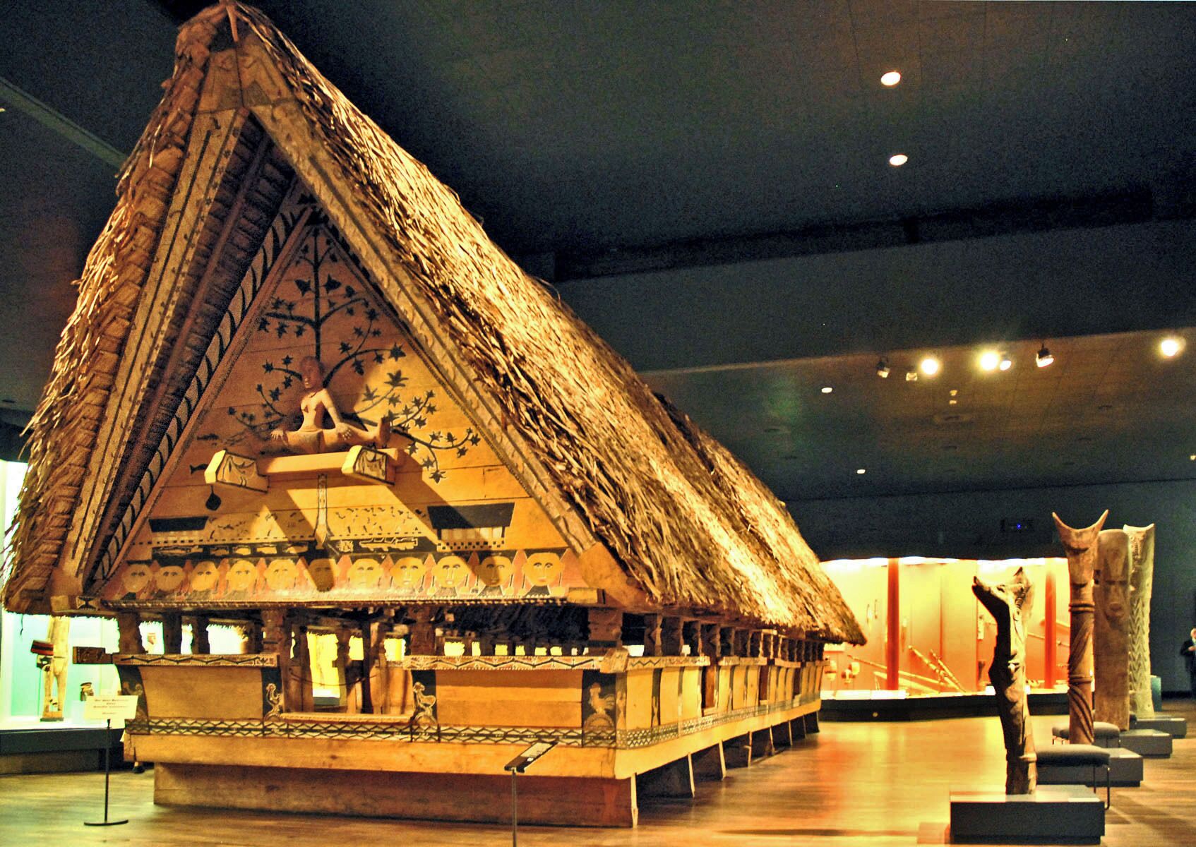 La maison des Hommes (Men's clubhouse) Palau, Iles Palaos Western Micronesia Mission Krämer, 1907 www.berlin-en-ligne.com/ethno_ozeanien.php