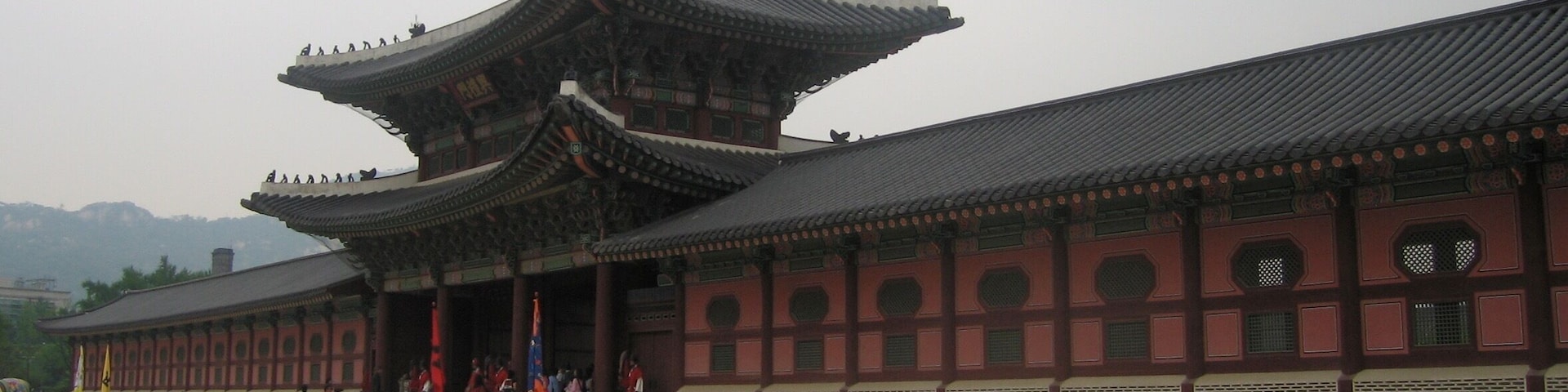 Learning about Korean history and culture at the Gyeongbokgung Palace in Seoul