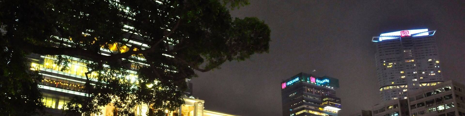 1881 Heritage (前水警總部) - The Former Marine Police Headquarters Compound built in the early 1880s in a combination of Victorian colonial and neo-classical architectural designs, is now Hong Kong's Cultural & Shopping Landmark.
#InStone #Asia #HongKong #Kowloon #architecture #TroveOnTuesday #Golden