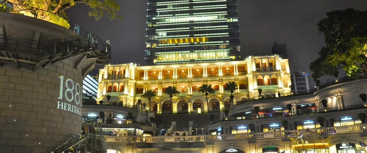 1881 Heritage (前水警總部) - The Former Marine Police Headquarters Compound built in the early 1880s in a combination of Victorian colonial and neo-classical architectural designs, is now Hong Kong's Cultural & Shopping Landmark.
#InStone #Asia #HongKong #Kowloon #architecture #TroveOnTuesday #Golden