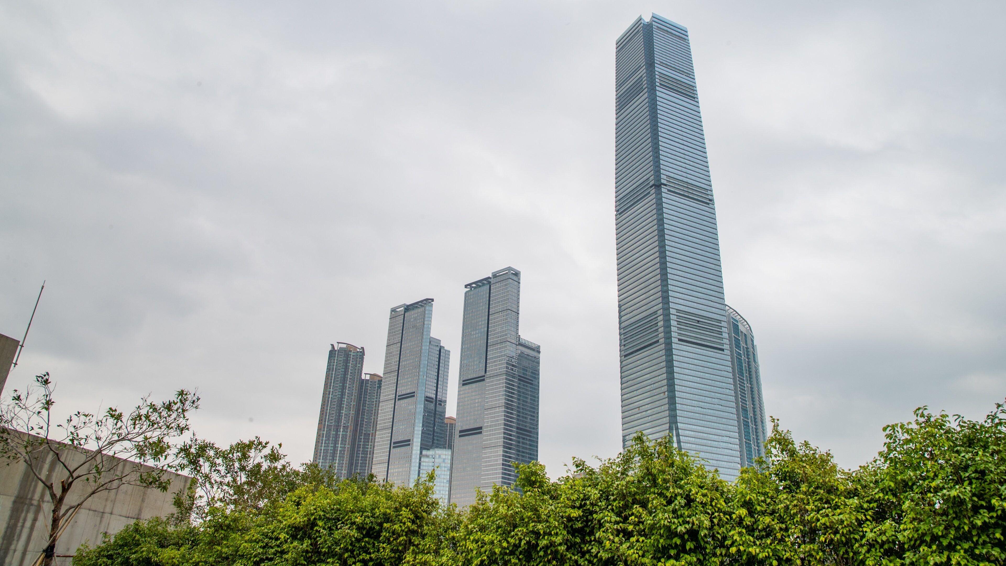 International Commerce Centre showing a city and a high rise building