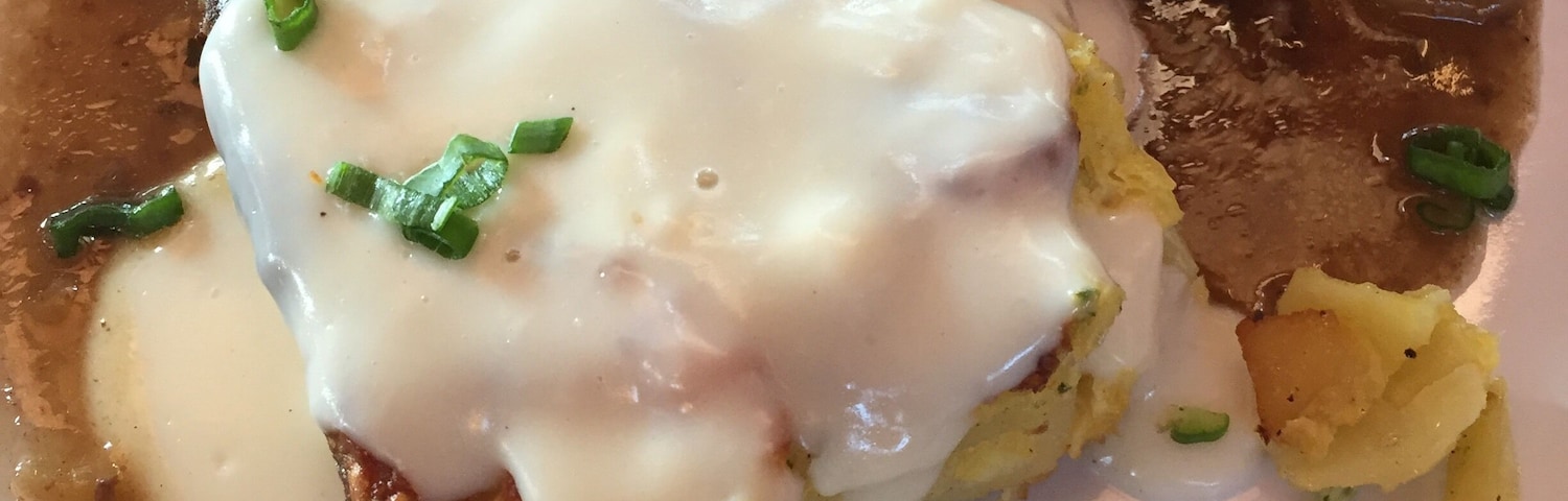 Lomo al champiñón con milhojas de papas