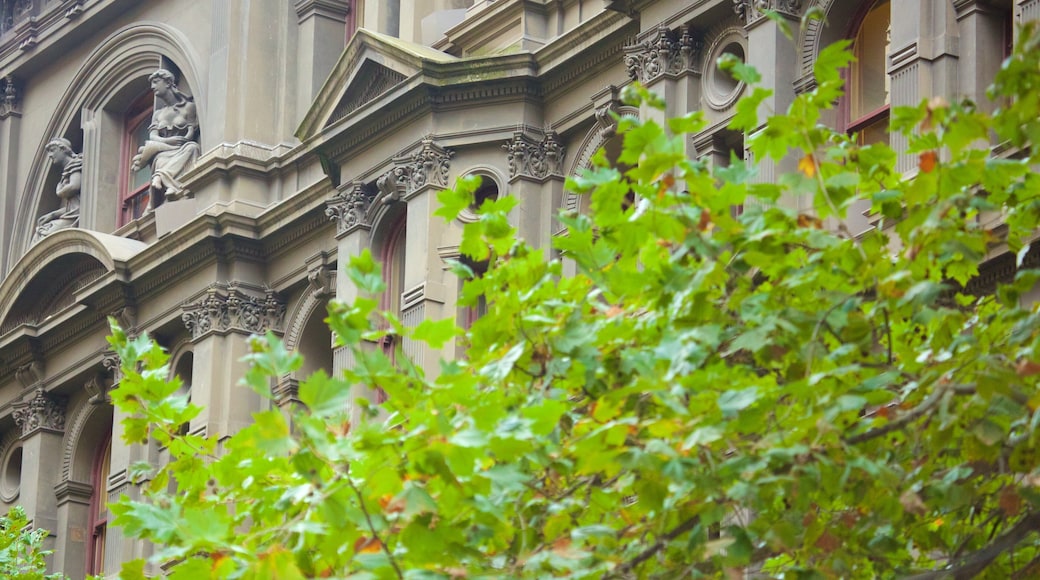 Collins Street which includes heritage elements and heritage architecture