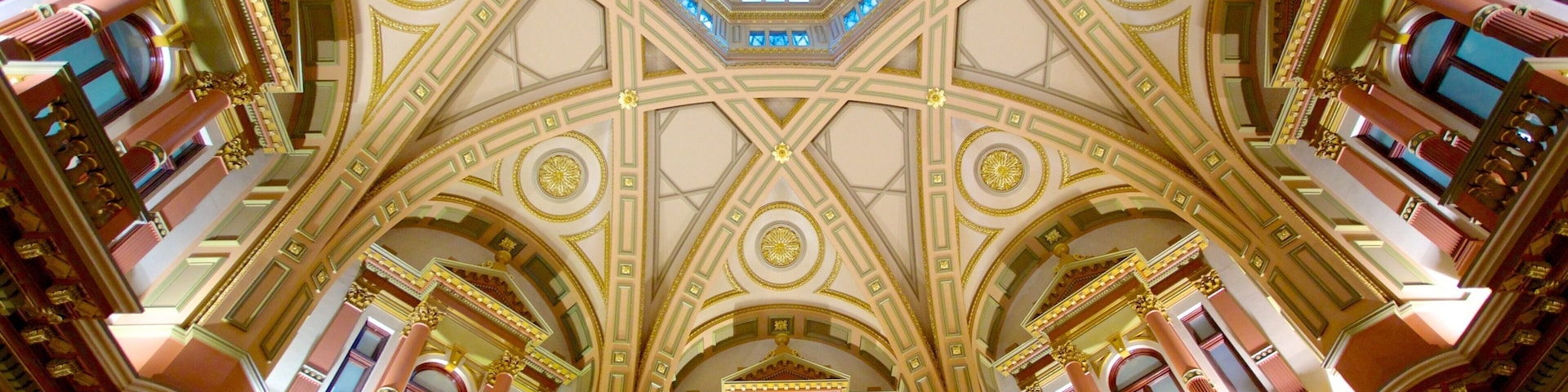 Collins Street mostrando arquitetura de patrimônio e vistas internas