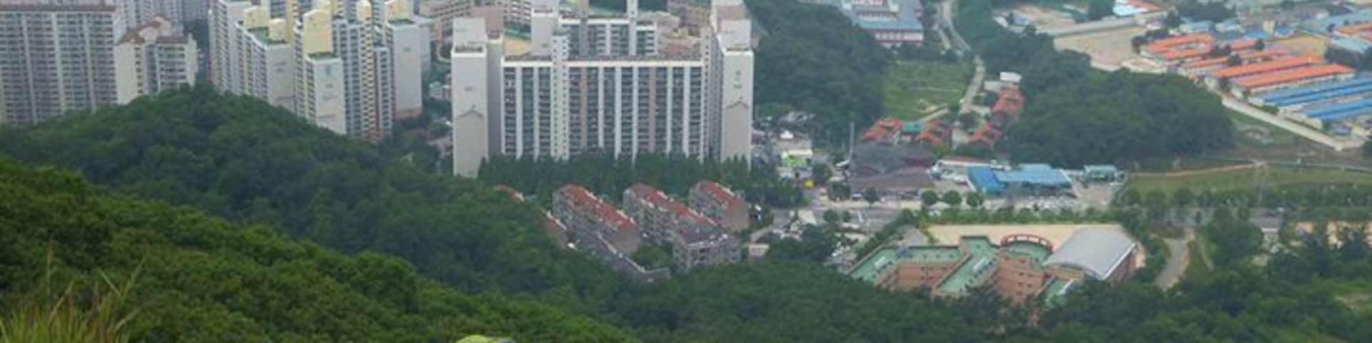 Nice place to hike behind my apartment. Nice views of Anyang when there is no smog...