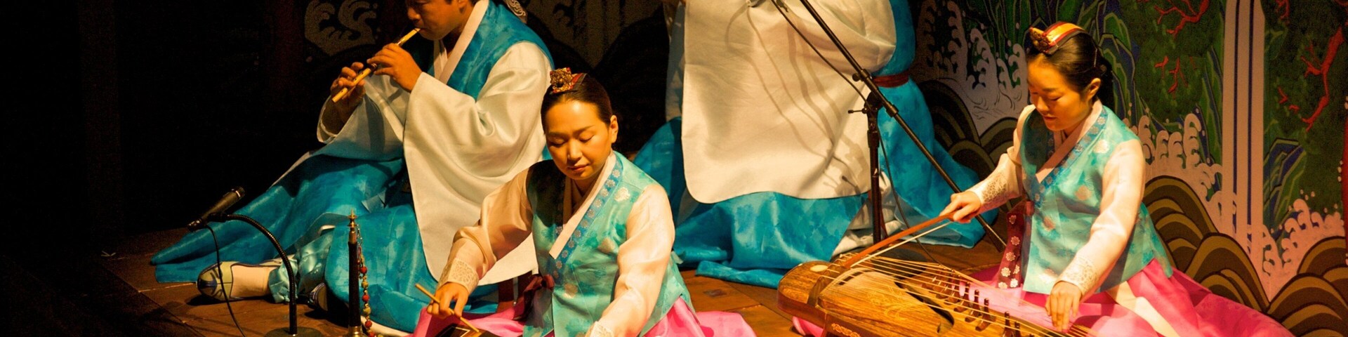 Chongdong Theater featuring theater scenes, performance art and interior views