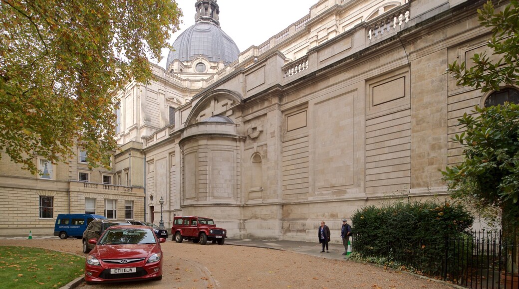 Brompton Oratory caracterizando arquitetura de patrimĂŽnio