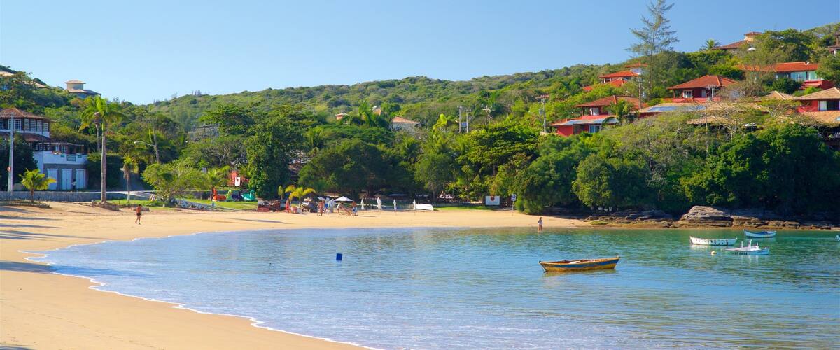 Ferradura Beach joka esittÀÀ yleiset rantanÀkymÀt ja ranta