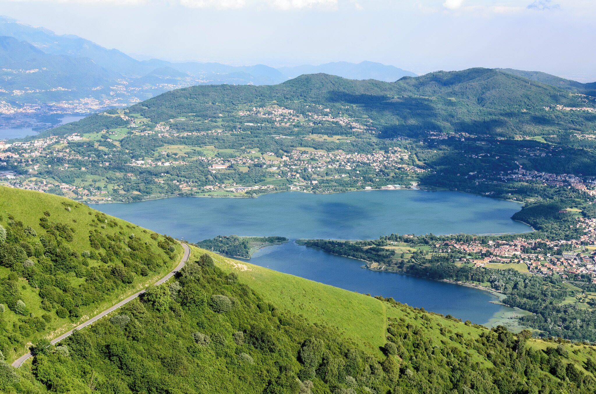 500px provided description: Vista Dal Cornizzolo [#lake ,#nature ,#moutains ,#Italy ,#Monte Cornizzolo]