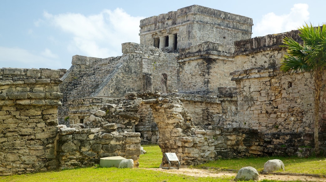 Tulum Mayan Ruins which includes a ruin