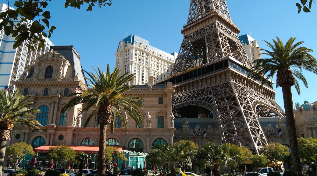 Las vegas strip and the Eiffel tower casino during daytime