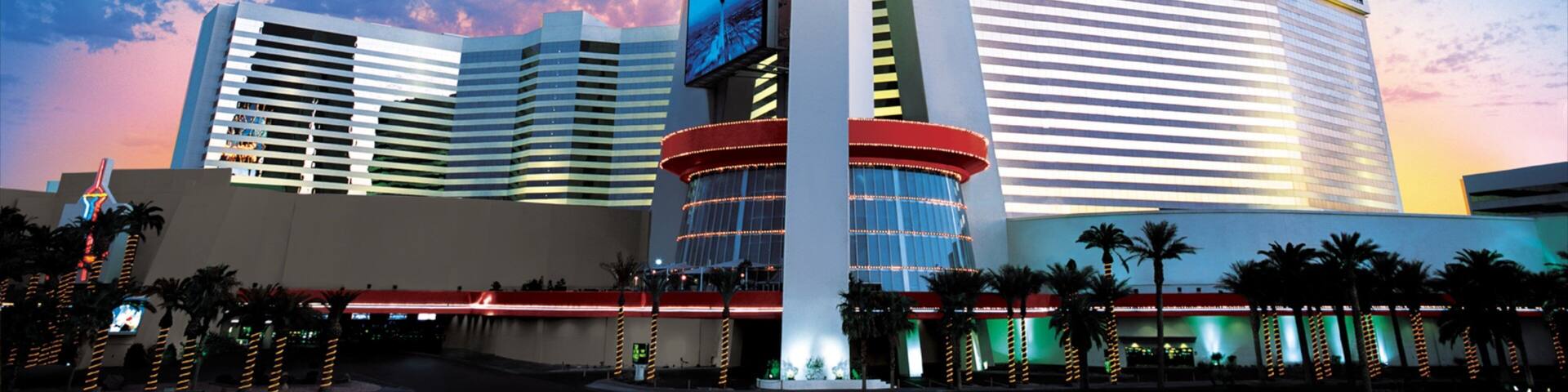 Stratosphere Tower welches beinhaltet Stadt, moderne Architektur und Wolkenkratzer