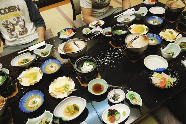 Shisuitei is a traditional Japanese-style hotel with onsen and sauna facilities.
Technically in the middle of nowhere, it was the perfect hotel to relax and slowdown after a day of snowboarding.
The dinner and breakfast, set in a private room was delicious! And the nakai (hotel staff) were very friendly and helpful. I'd love to come back here in the summer.
Location: Gunma Prefecture
We went by car but they also provide a free pick-up service to and from both Numata Station on the JR Joetsu Line and Jomo-kogen Station on the JR Joetsu Shinkansen Line.